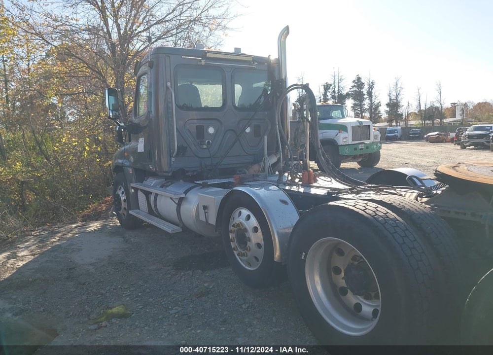 2015 FREIGHTLINER CASCADIA 125 VIN: 3AKNGED60FSGU5025