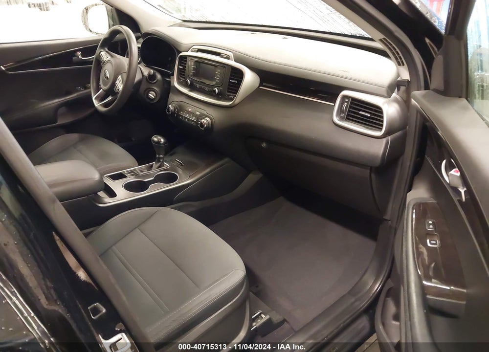 2018 KIA SORENTO VIN: 5XYPG4A33JG412399