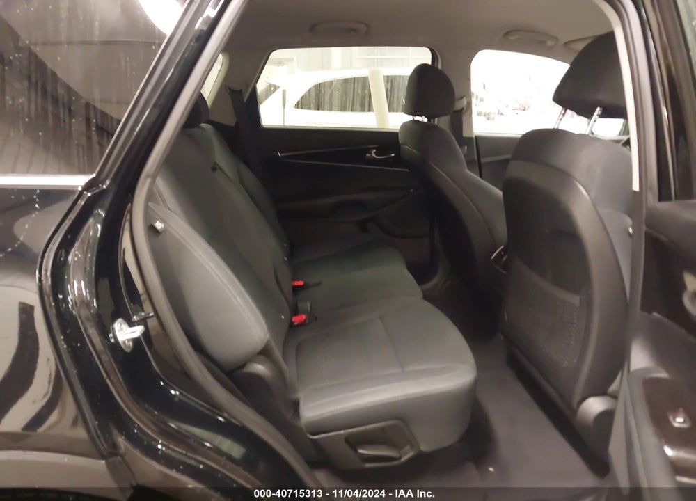 2018 KIA SORENTO VIN: 5XYPG4A33JG412399