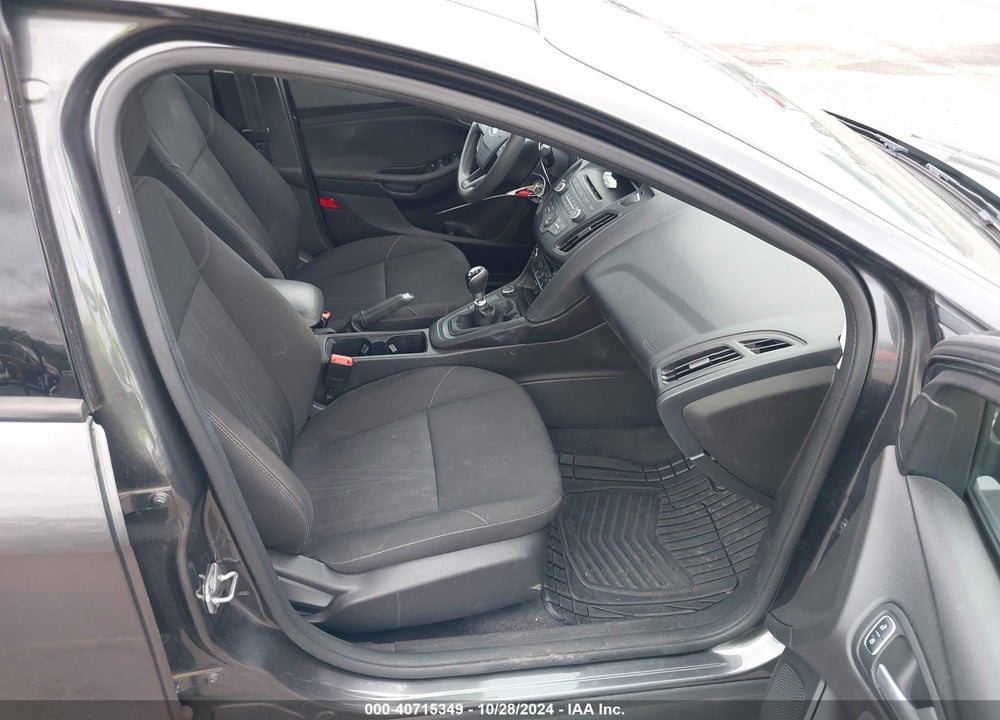 2017 FORD FOCUS SE VIN: 1FADP3FE3HL242427