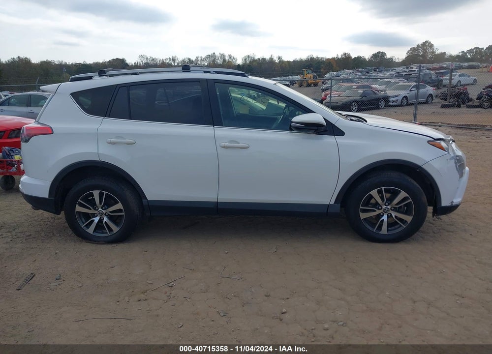 2018 TOYOTA RAV4 ADVENTURE/XLE VIN: JTMWFREV1JJ194423