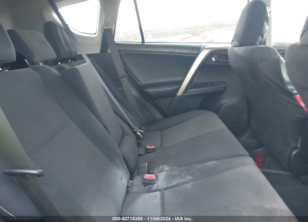2018 TOYOTA RAV4 ADVENTURE/XLE VIN: JTMWFREV1JJ194423