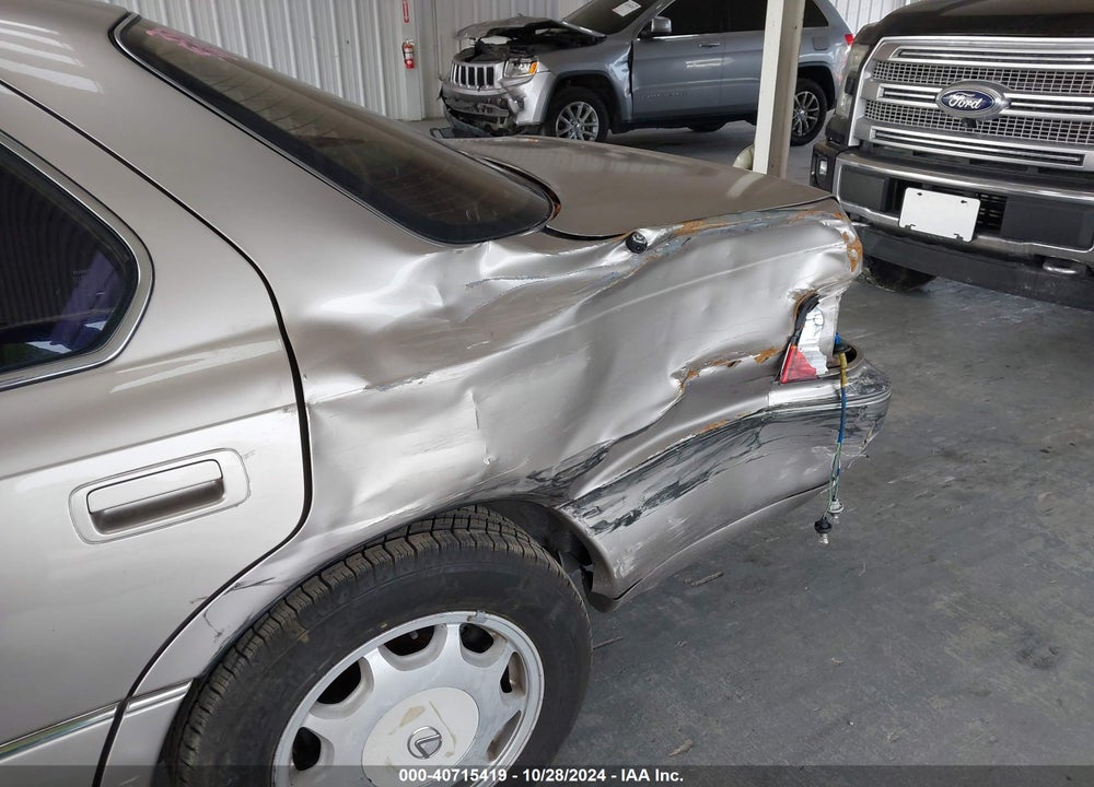 1994 LEXUS LS 400 VIN: JT8UF11E4R0197184