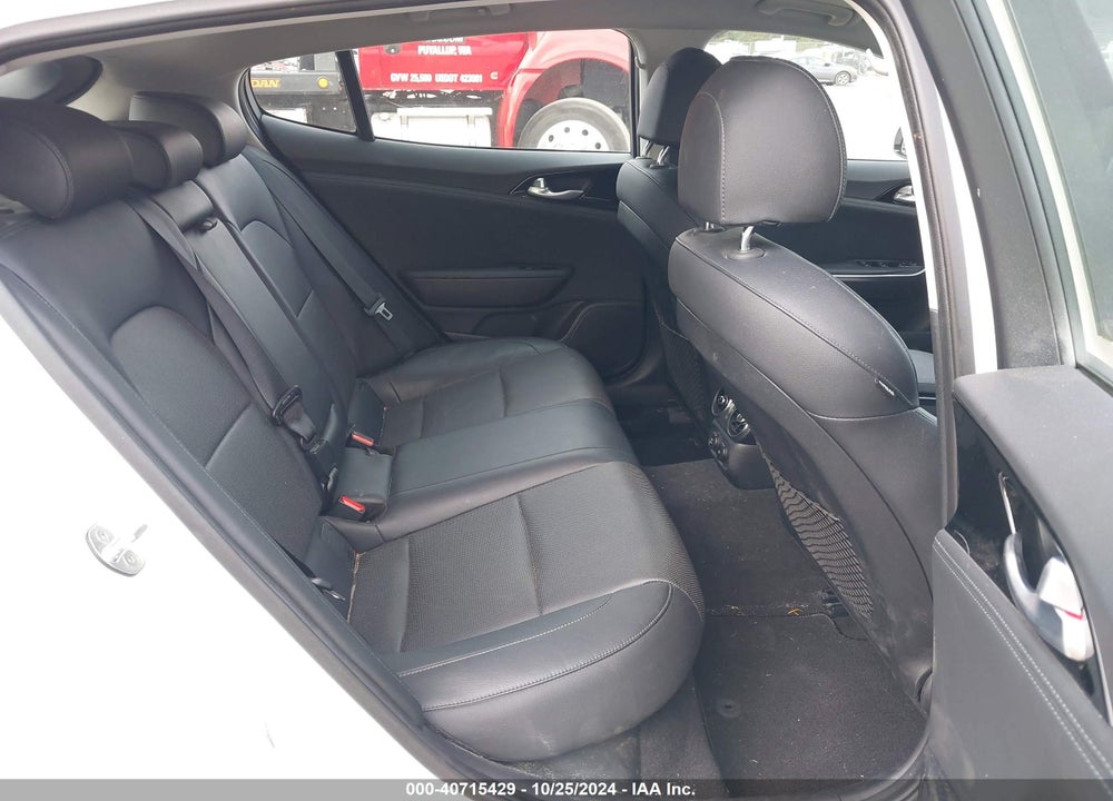2018 KIA STINGER VIN: KNAE15LA1J6034657
