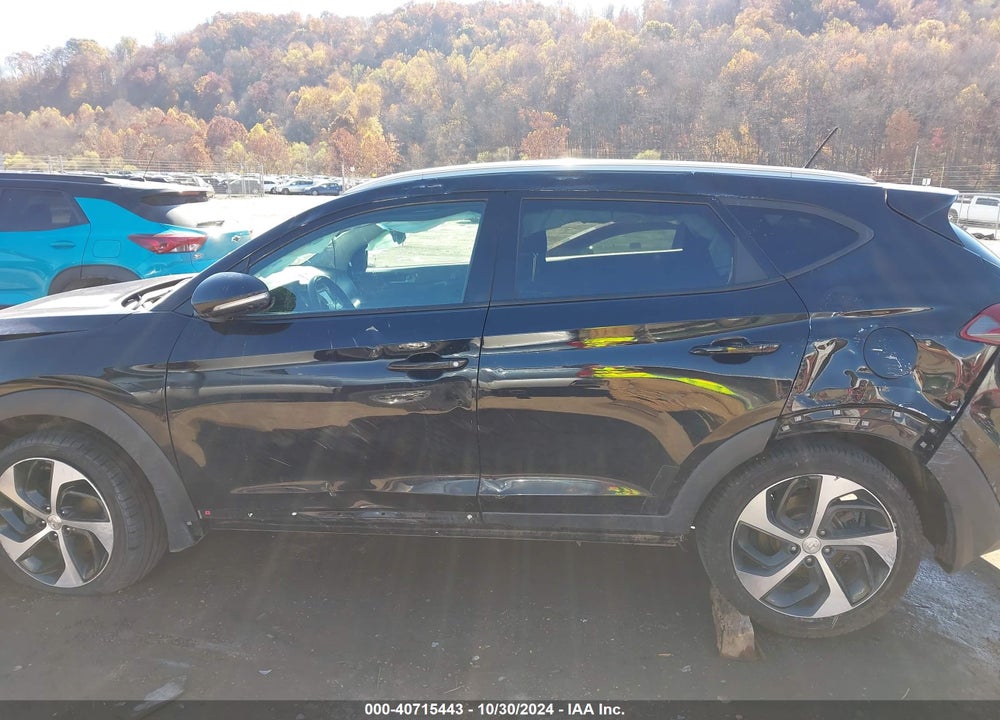 2017 HYUNDAI TUCSON SPORT VIN: KM8J3CA27HU474248