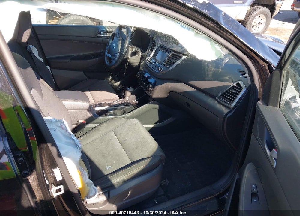 2017 HYUNDAI TUCSON SPORT VIN: KM8J3CA27HU474248