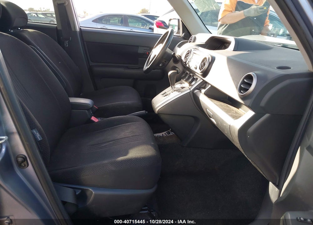 2009 SCION XB VIN: JTLKE50EX91071933