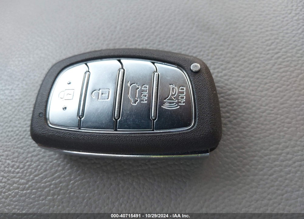 2018 HYUNDAI TUCSON VALUE VIN: KM8J33A26JU768102