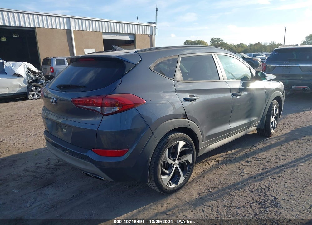 2018 HYUNDAI TUCSON VALUE VIN: KM8J33A26JU768102