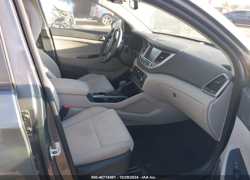 2018 HYUNDAI TUCSON VALUE VIN: KM8J33A26JU768102