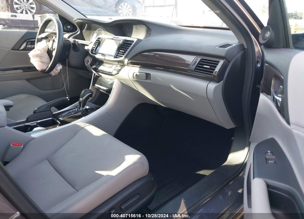 2017 HONDA ACCORD TOURING V6 VIN: 1HGCR3F95HA017572