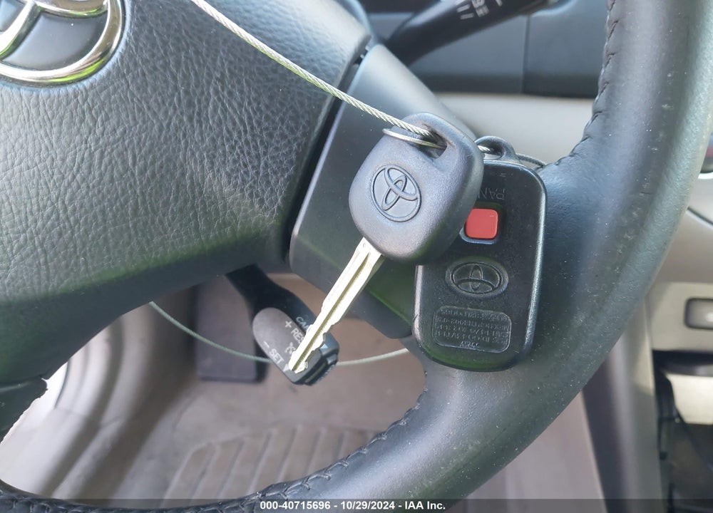 2005 TOYOTA CAMRY SE V6 VIN: 4T1BA32K05U061933