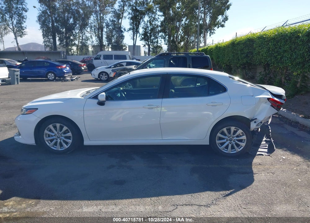 2018 TOYOTA CAMRY LE VIN: JTNB11HK3J3050338