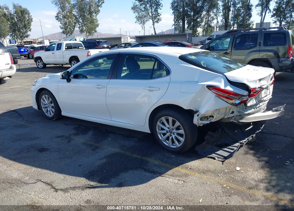 2018 TOYOTA CAMRY LE VIN: JTNB11HK3J3050338