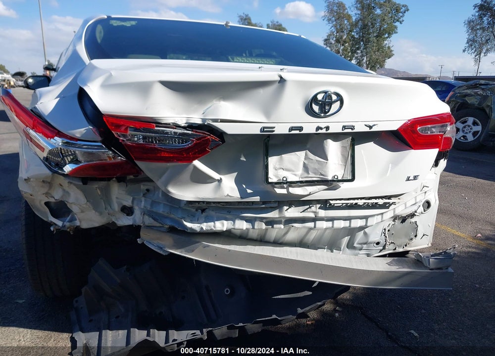 2018 TOYOTA CAMRY LE VIN: JTNB11HK3J3050338