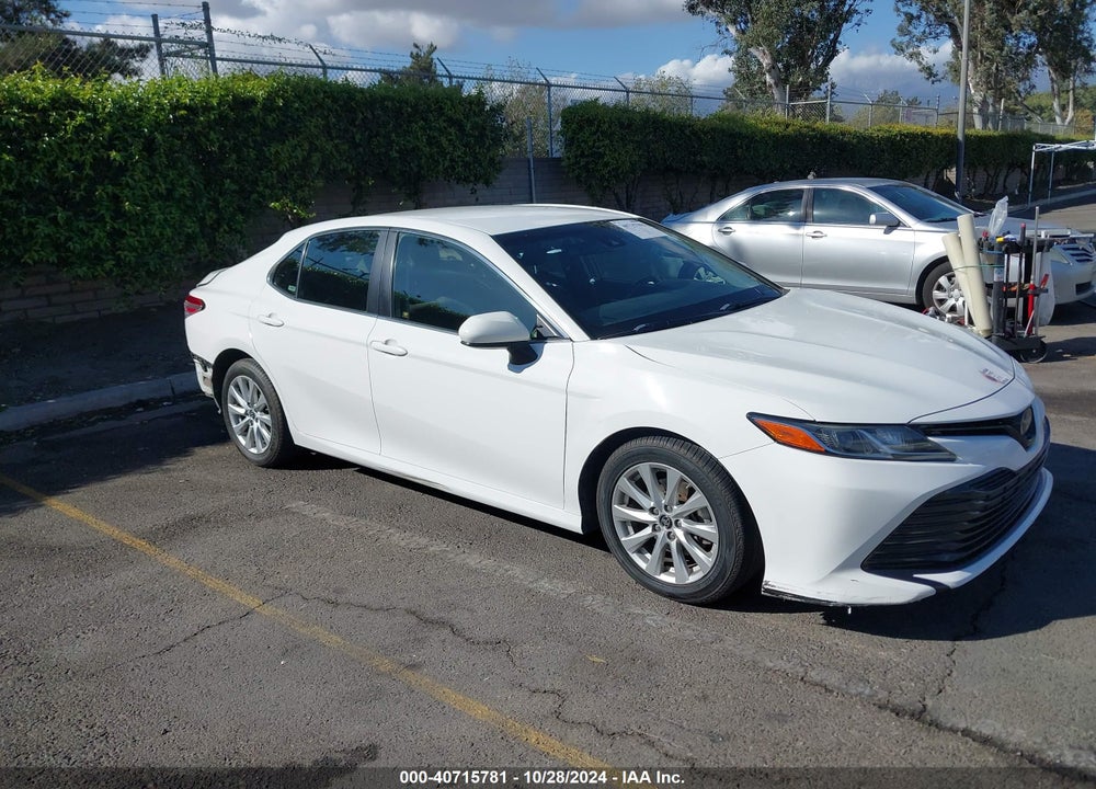2018 TOYOTA CAMRY LE VIN: JTNB11HK3J3050338