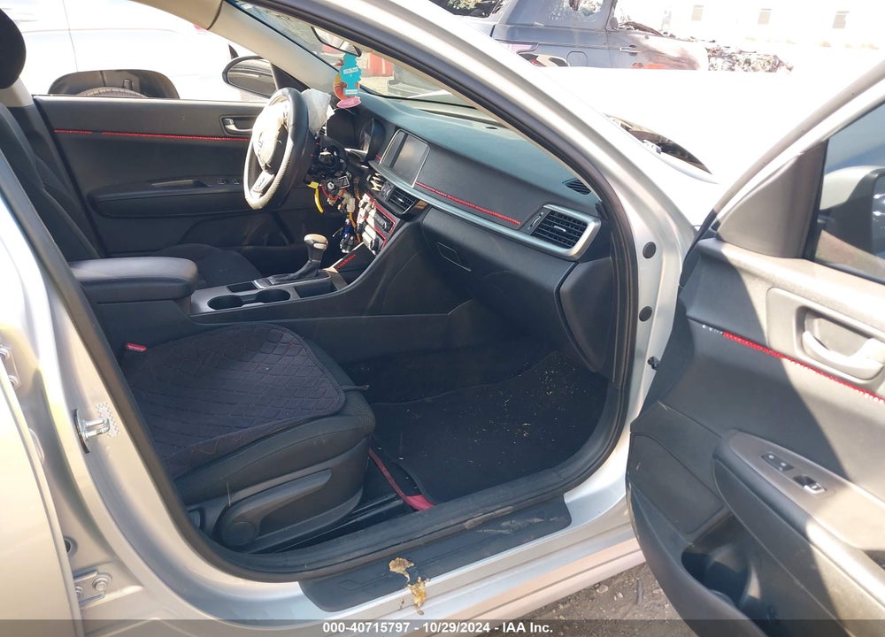 2019 KIA OPTIMA LX VIN: 5XXGT4L34KG359887
