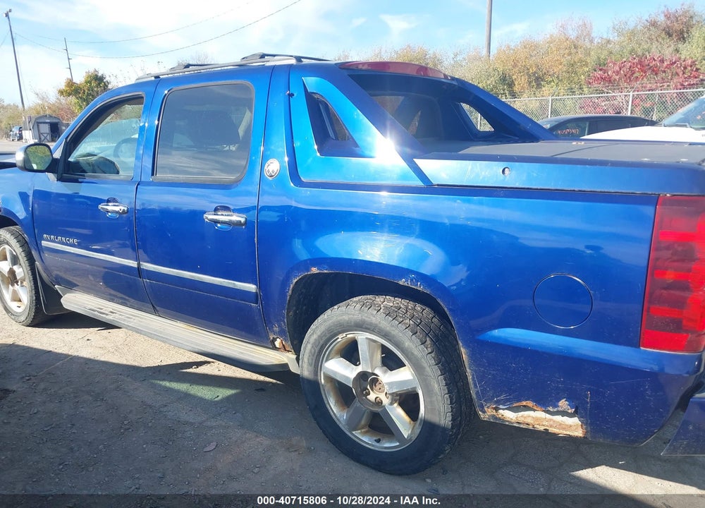 2013 CHEVROLET AVALANCHE LTZ VIN: 3GNTKGE72DG256638