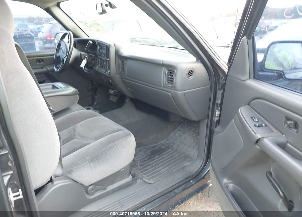 2005 GMC SIERRA 1500 SLE VIN: 2GTEC13T251168548