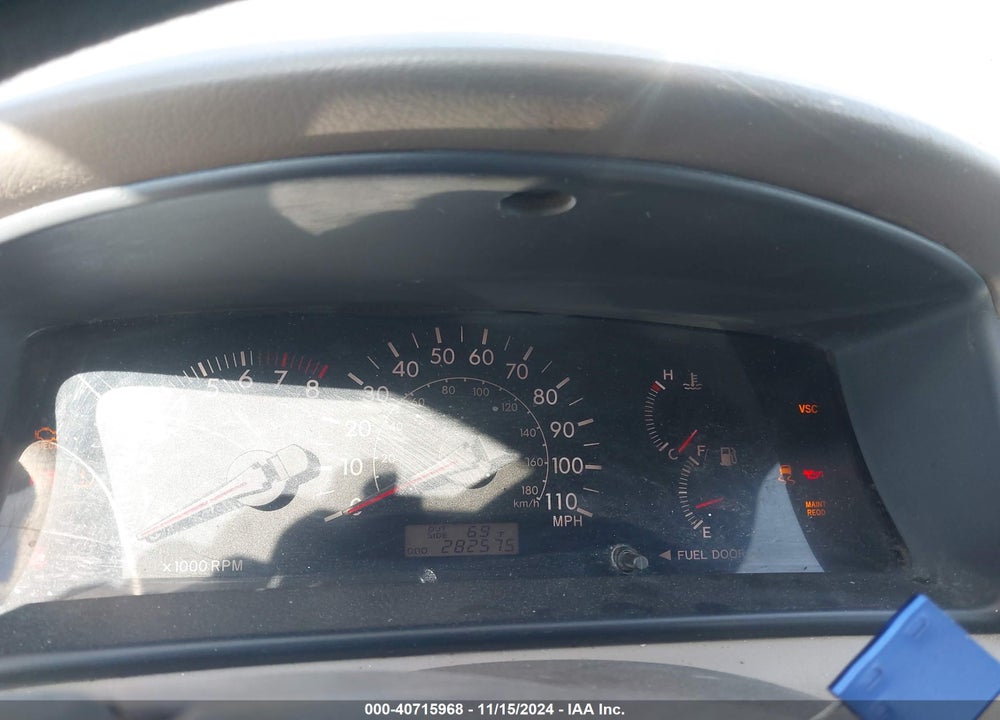 2005 TOYOTA COROLLA LE VIN: 1NXBR30E35Z402019