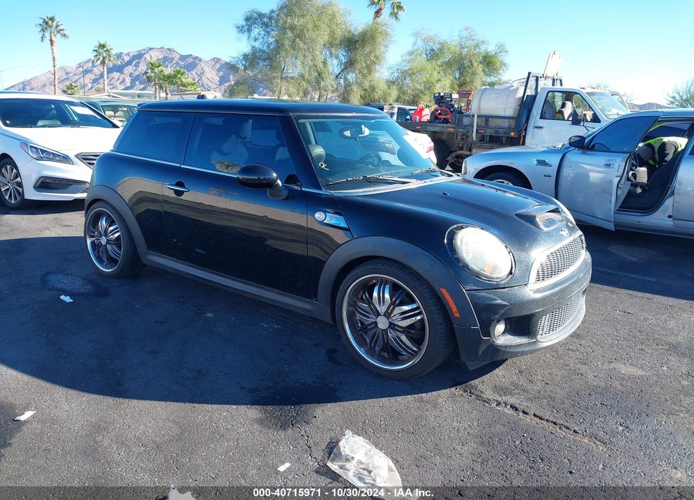 2010 MINI COOPER S VIN: WMWMF7C54ATW88887