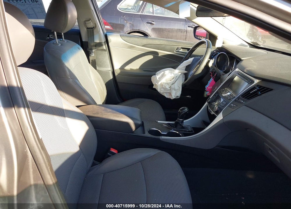 2011 HYUNDAI SONATA SE VIN: 5NPEC4AC4BH121049