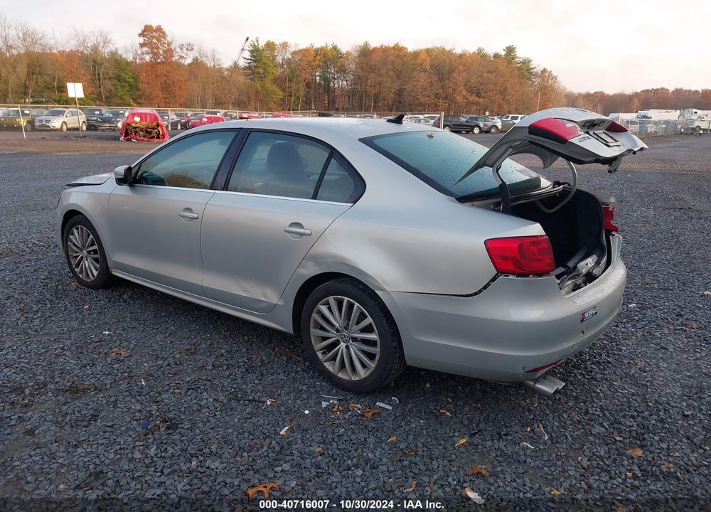 2011 VOLKSWAGEN JETTA 2.5L SEL VIN: 3VWLZ7AJ0BM357646