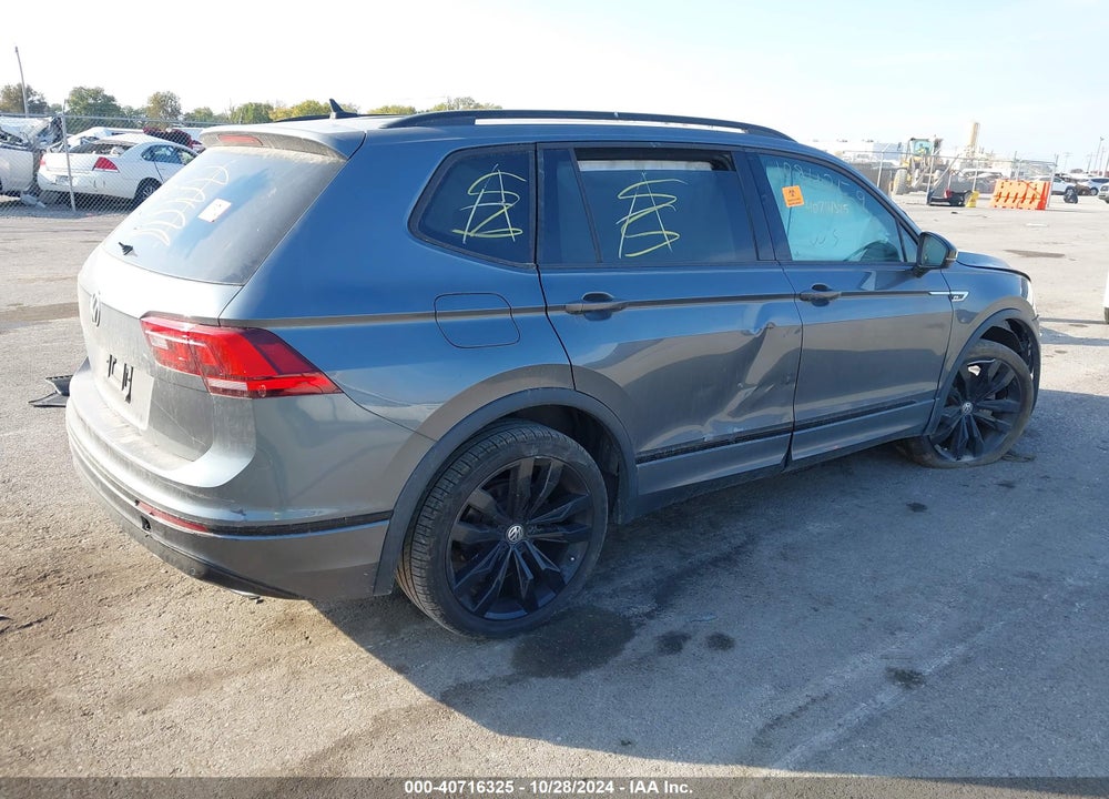 2021 VOLKSWAGEN TIGUAN VIN: 3VV3B7AX1MM021035