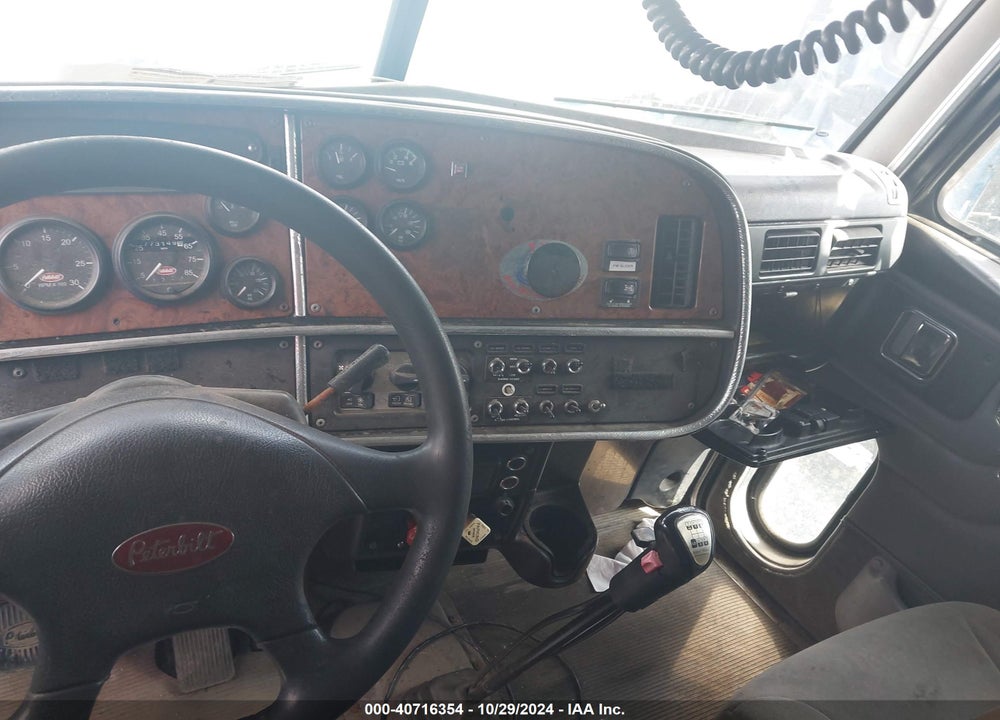 2004 PETERBILT 379 VIN: 1XP5DB9X24D829350