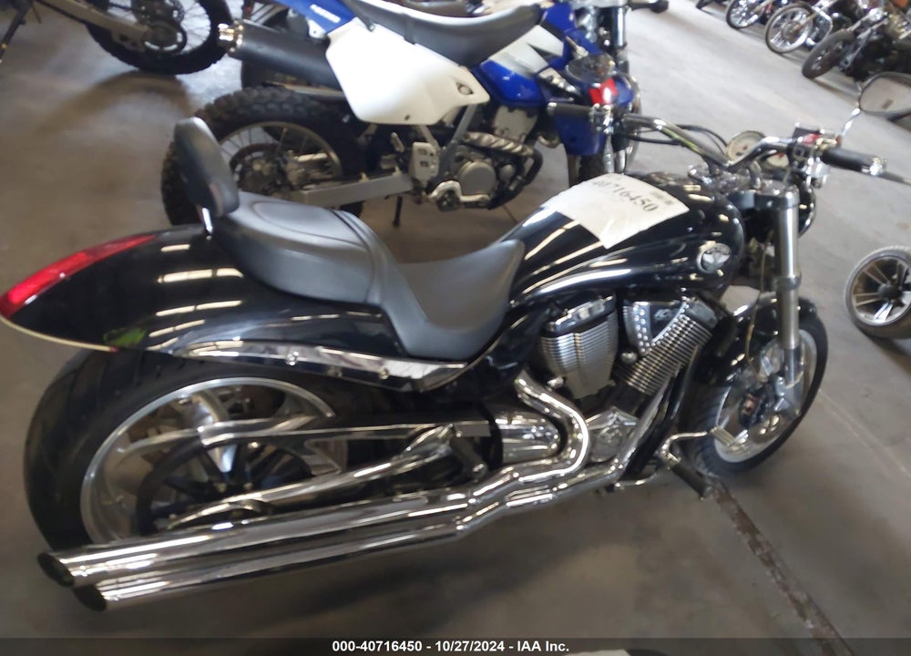 2005 VICTORY MOTORCYCLES HAMMER VIN: 5VPHB26D053010201