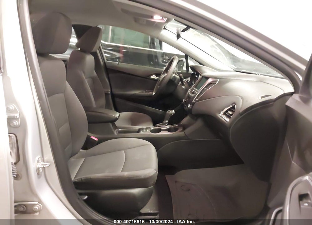 2019 CHEVROLET CRUZE LT VIN: 1G1BE5SM7K7116449