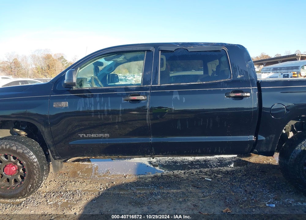 2016 TOYOTA TUNDRA SR5 5.7L V8 VIN: 5TFDW5F1XGX500813