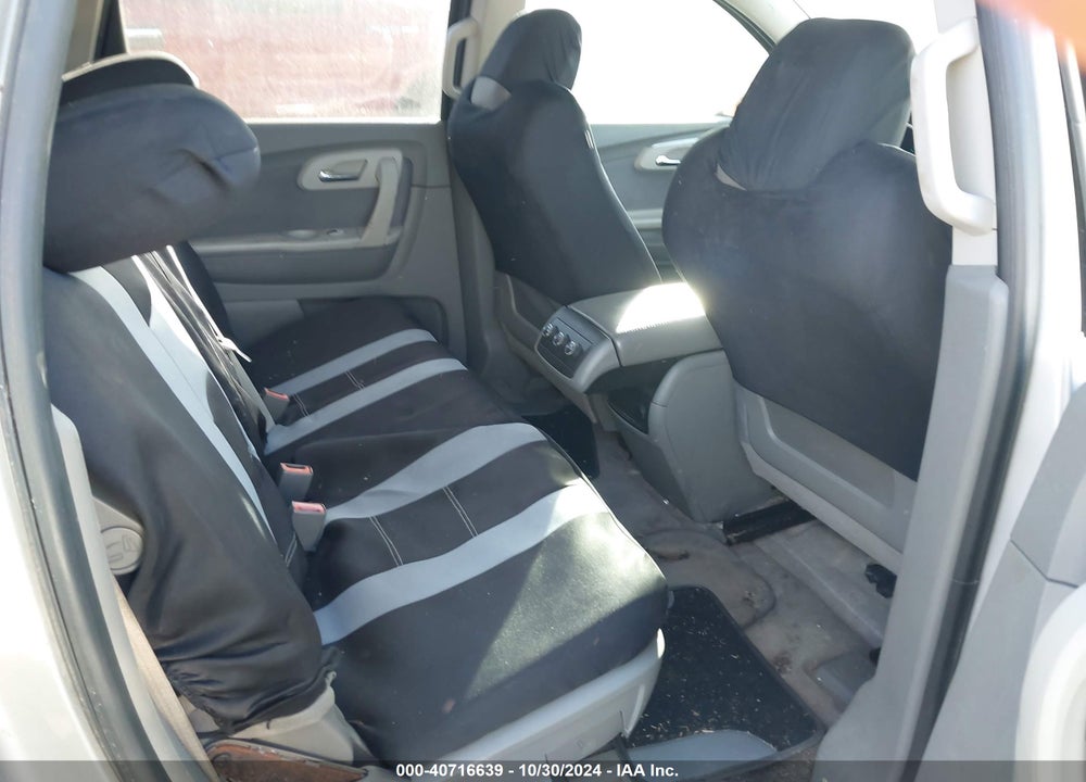 2012 CHEVROLET TRAVERSE LS VIN: 1GNKRFED3CJ330296