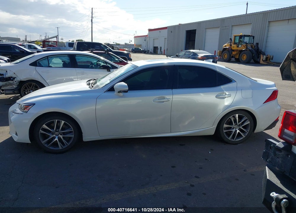 2018 LEXUS IS 300 VIN: JTHC81D23J5032838