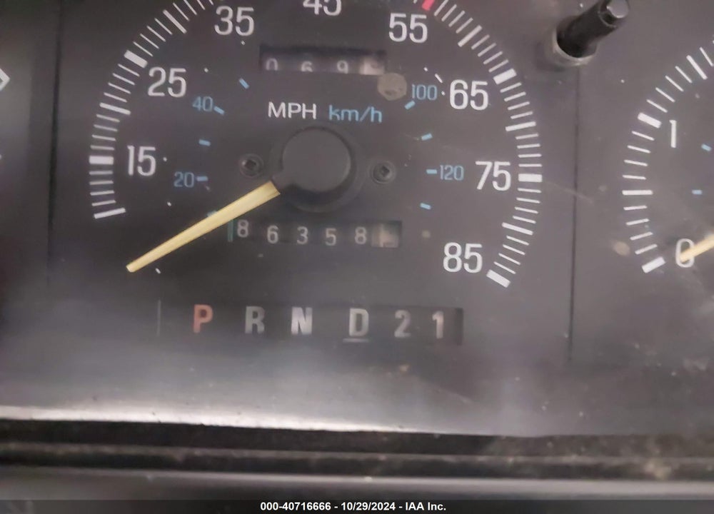 1988 FORD F250 VIN: 1FTHX26M2JKB32963