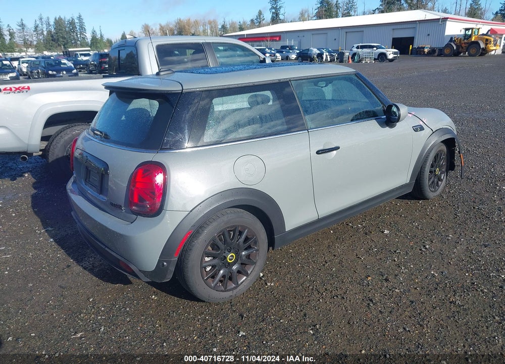 2023 MINI SE HARDTOP COOPER VIN: WMW13DJ07P2T55678
