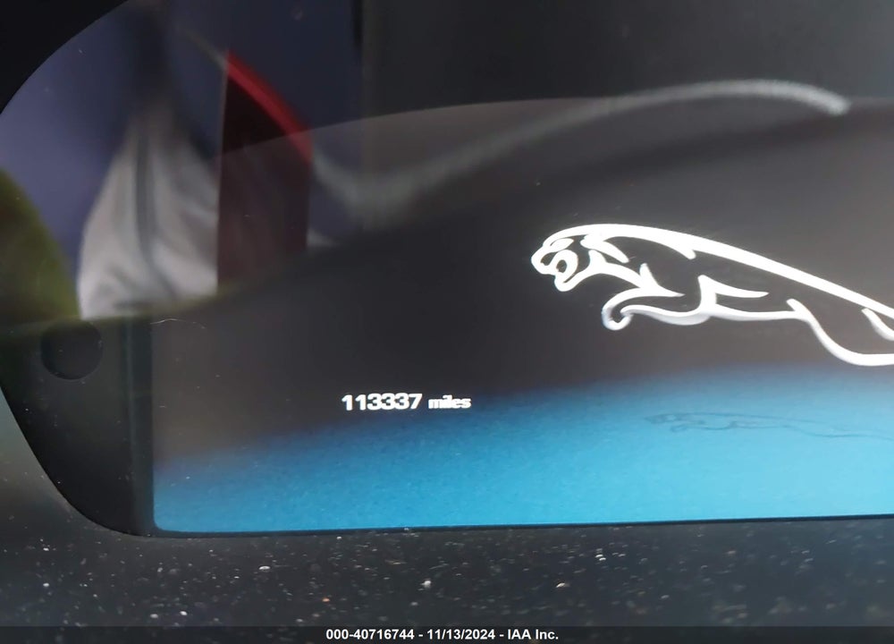 2011 JAGUAR XJ VIN: SAJWA2GB0BLV06876