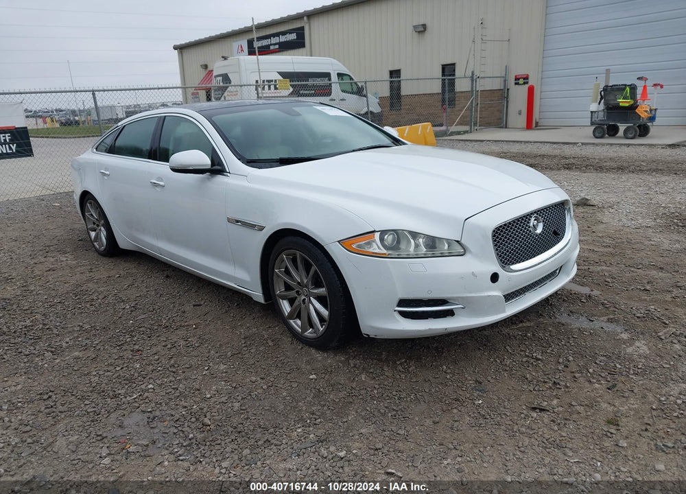2011 JAGUAR XJ VIN: SAJWA2GB0BLV06876
