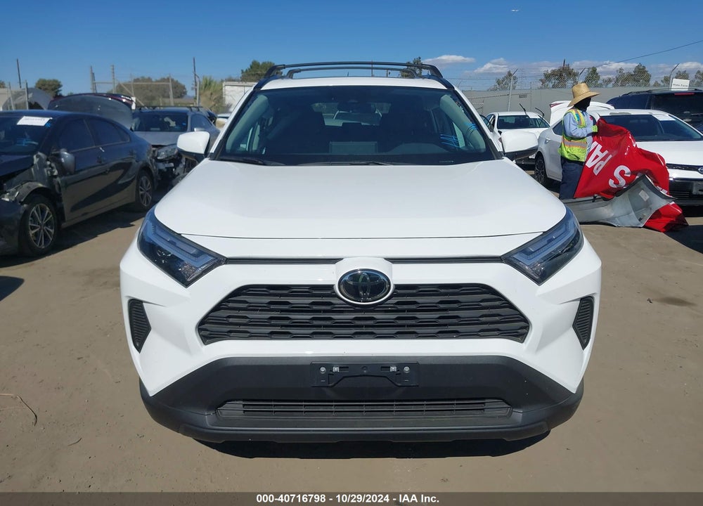 2022 TOYOTA RAV4 XLE VIN: 2T3W1RFV4NC176651