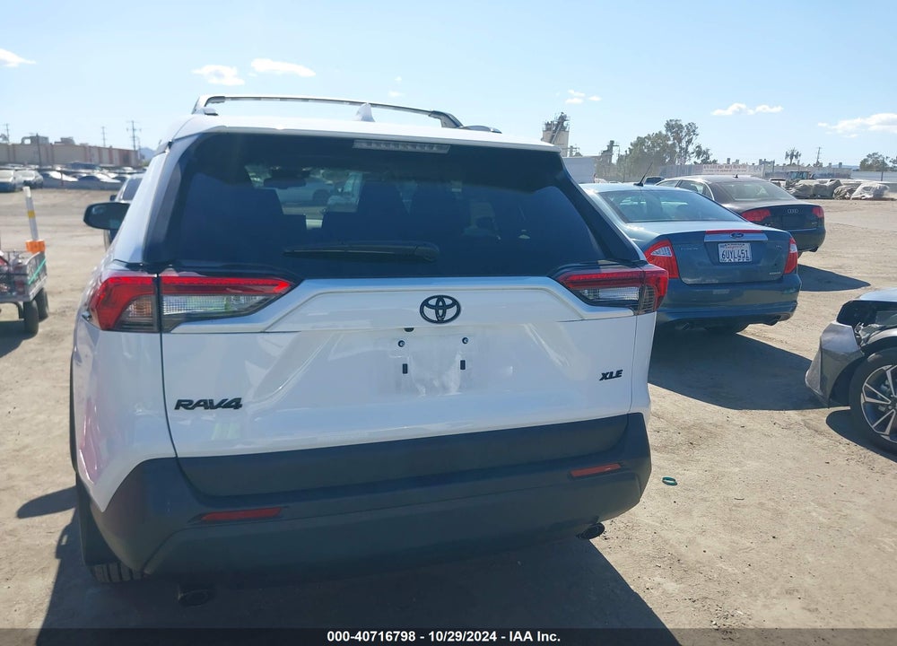 2022 TOYOTA RAV4 XLE VIN: 2T3W1RFV4NC176651
