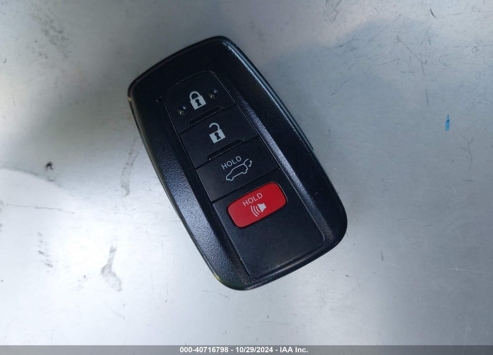 2022 TOYOTA RAV4 XLE VIN: 2T3W1RFV4NC176651