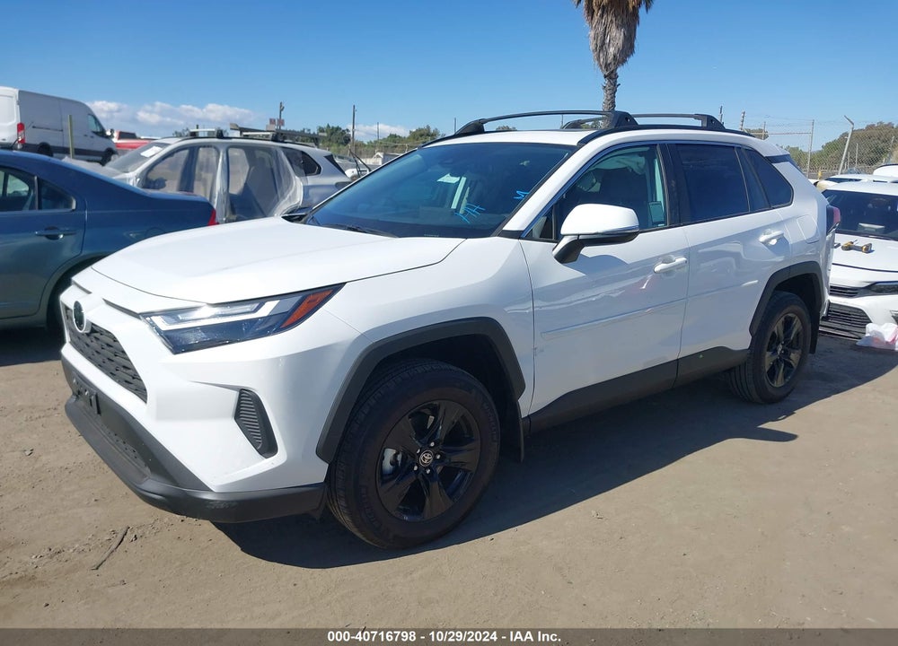 2022 TOYOTA RAV4 XLE VIN: 2T3W1RFV4NC176651