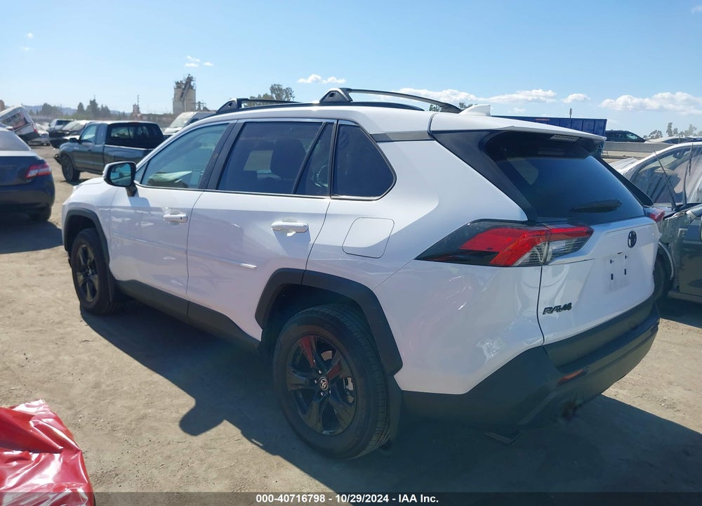 2022 TOYOTA RAV4 XLE VIN: 2T3W1RFV4NC176651