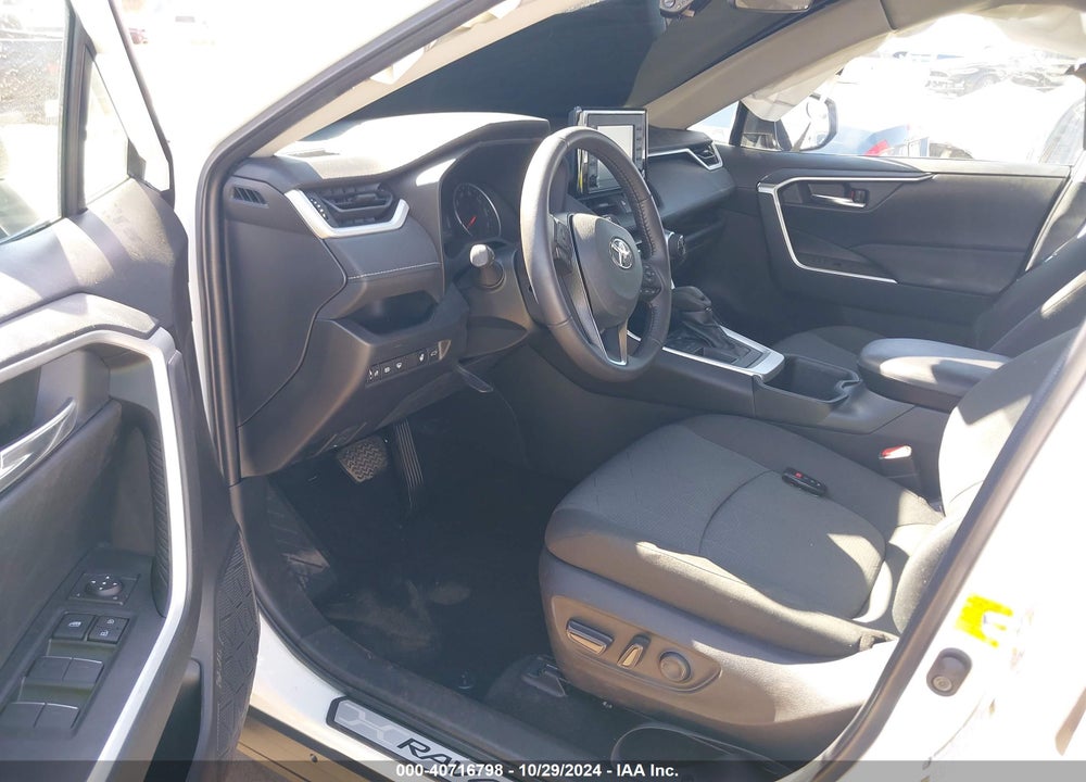 2022 TOYOTA RAV4 XLE VIN: 2T3W1RFV4NC176651