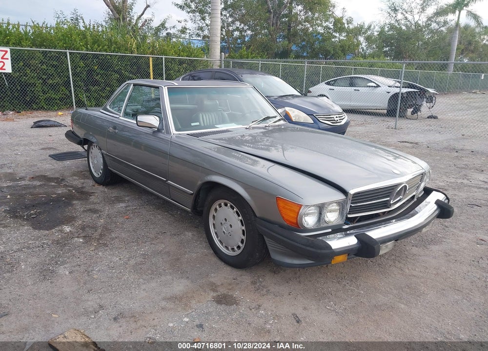 1988 MERCEDES-BENZ 560 SL VIN: WDBBA48D5JA083746