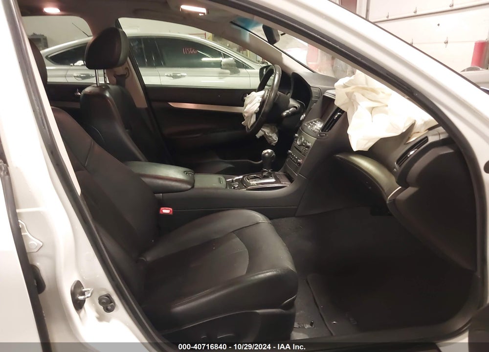2015 INFINITI Q40 VIN: JN1CV6AR8FM651086