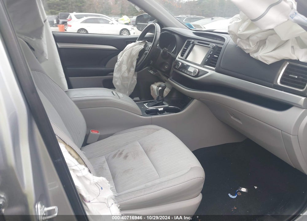 2019 TOYOTA HIGHLANDER LE PLUS VIN: 5TDBZRFHXKS953251