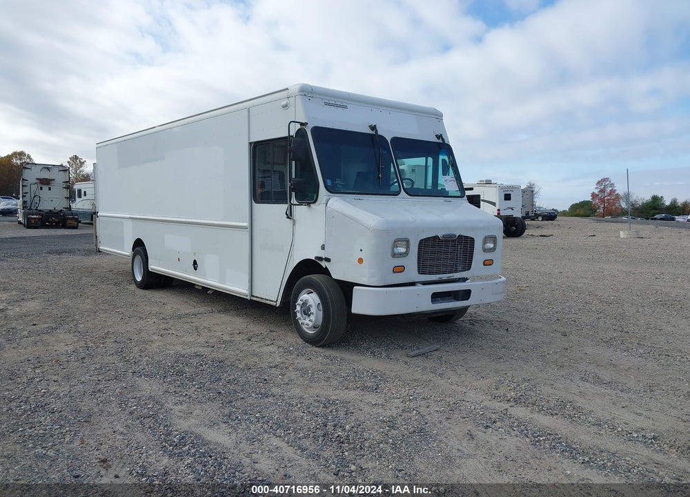 2011 FREIGHTLINER CHASSIS M LINE WALK-IN VAN VIN: 4UZACYDT4BCAY8906