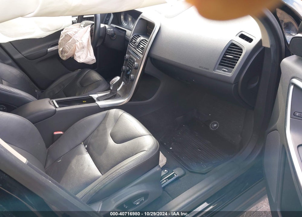2013 VOLVO XC60 T6/T6 PLATINUM/T6 PREMIER PLUS/T6 R-DESIGN/T6 R-DESIGN PLATINUM/T6 R-DESIGN PREMIER PLUS VIN: YV4902DZ3D2409726