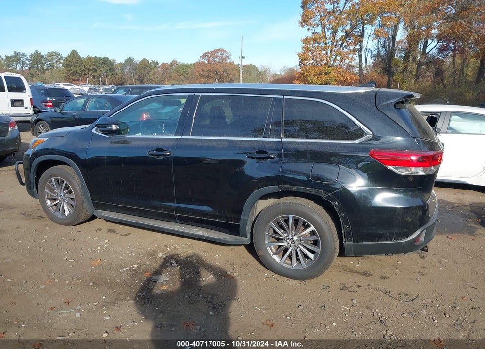 2017 TOYOTA HIGHLANDER XLE VIN: 5TDJZRFH7HS381043